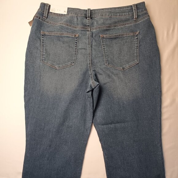 NWT Maurices Jegging Size XL Short High Rise Buttonfly Skinny Leg Medium Wash - Picture 2 of 10